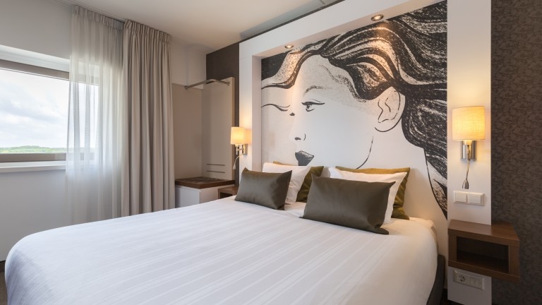 Suite double bed - Leonardo Hotel Papendrecht