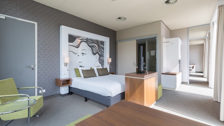 Suite double bed - Leonardo Hotel Papendrecht