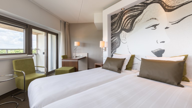 Comfort room double bed - Leonardo Hotel Papendrecht
