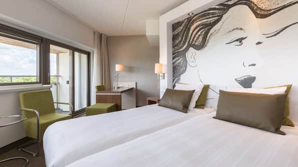 Comfort room double bed - Leonardo Hotel Papendrecht