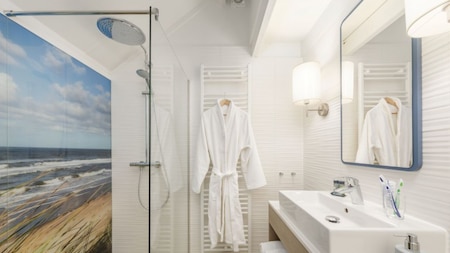 Badkamer - Center Parcs Park De Haan Badkamer- Center Parcs Park De Haan