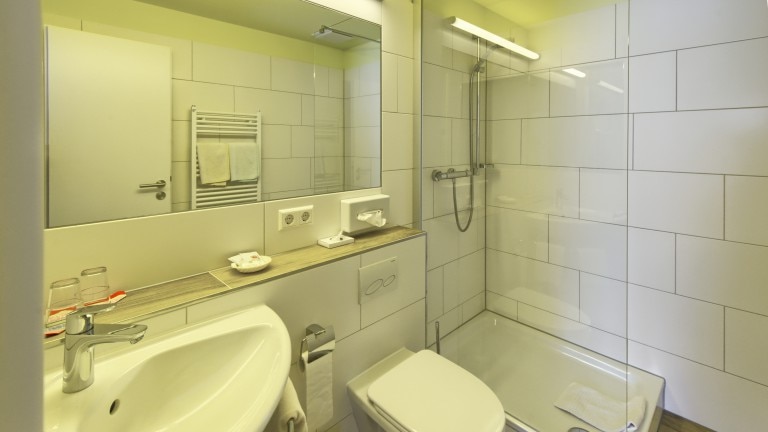 Standaard kamer met balkon - Landhotel Löwen Bernau im Schwarzwald