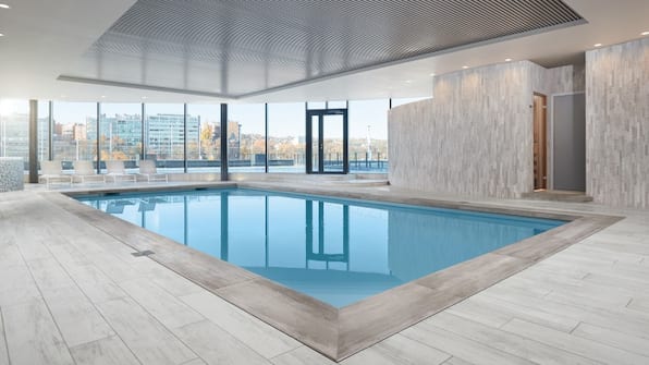 Zwembad - Van der Valk Hotel Liège Congres