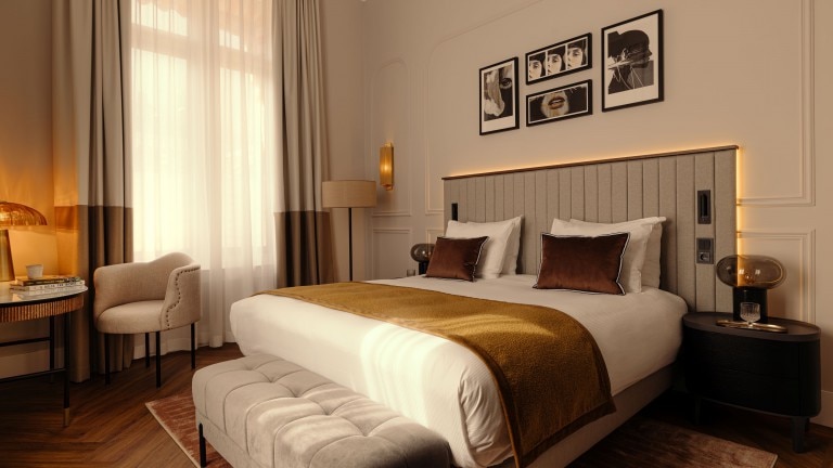 Deluxe room 1 king bed - The Manor Amsterdam