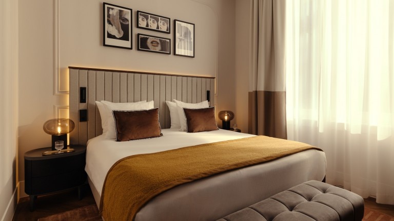 Superior room 1 king bed - The Manor Amsterdam