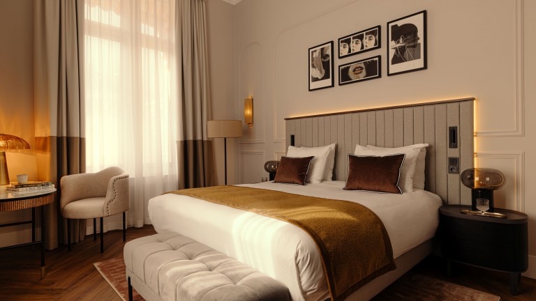 Superior room 1 king bed - The Manor Amsterdam