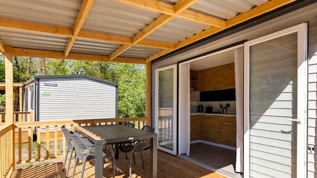 Veranda - RCN Vakantiepark De Roggeberg Veranda - RCN Vakantiepark De Roggeberg