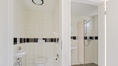 Badkamer - RCN Vakantiepark De Roggeberg Badkamer - RCN Vakantiepark De Roggeberg