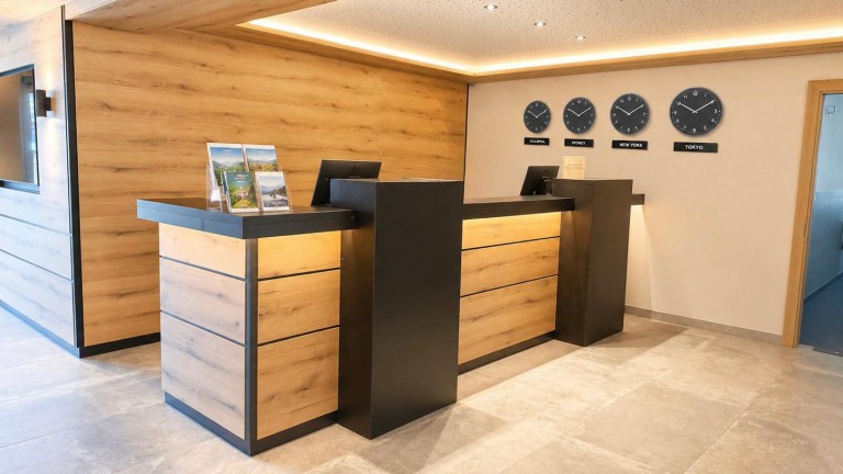 Receptie - First Mountain Hotel Zillertal
