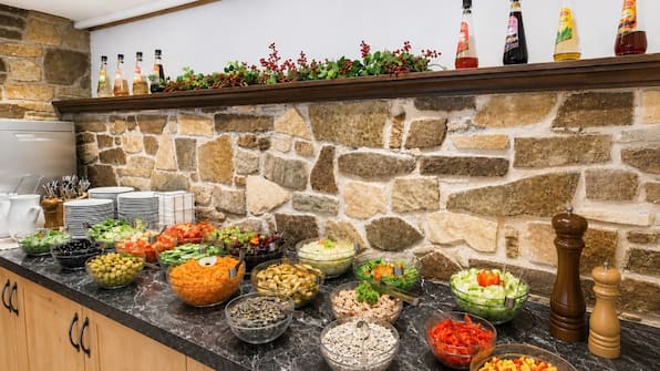 Buffet - First Mountain Hotel Zillertal