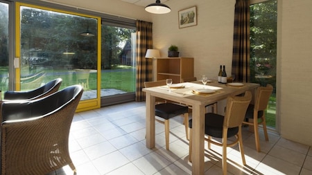 Woonkamer - Vakantiepark Sallandshoeve Woonkamer - Vakantiepark Sallandshoeve