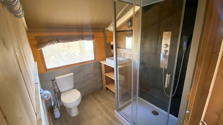 Badkamer - Vodatent Vakantiepark De Kleine Wielen