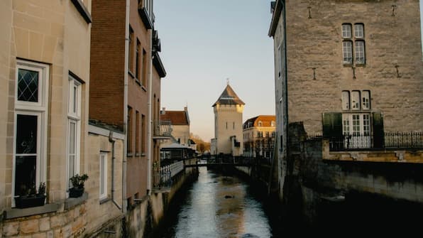 Omgeving - Grand Hotel Monopole