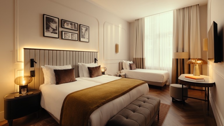 Superior room 3 single beds - The Manor Amsterdam