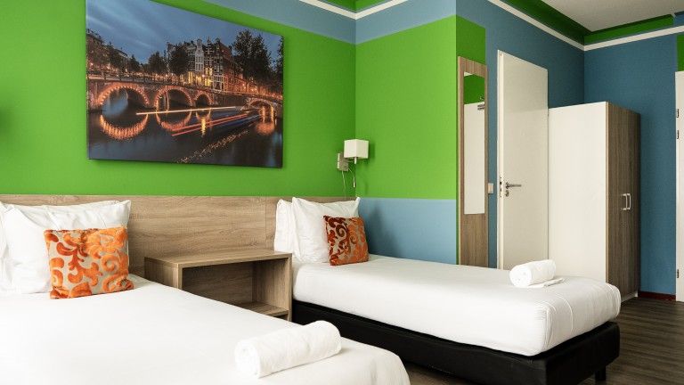 Twin studio - Amsterdam Teleport Hotel