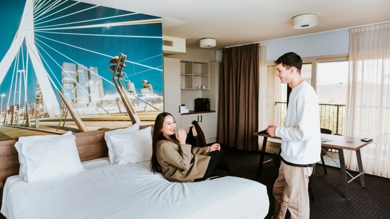 Suite met balkon - Rotterdam Teleport Hotel