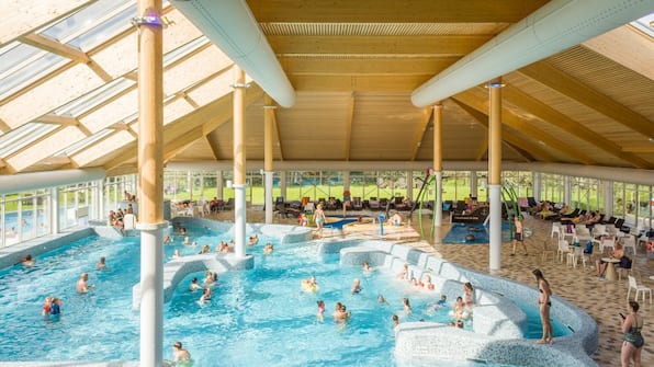 Zwembad op naastgelegen Vakantiepark de Krim - Villapark Residentie Texel