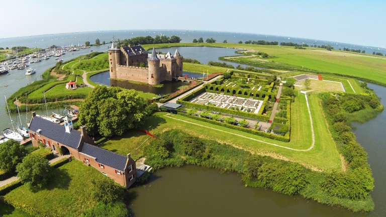 Muiderslot - Boat Bike Tours