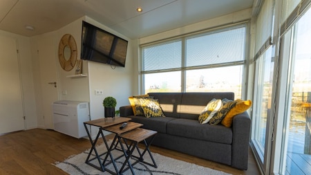 Woonkamer - Huren Houseboat Veerse Meer Woonkamer - Huren Houseboat Veerse Meer