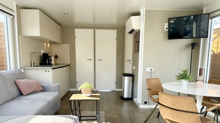 Keuken en woonkamer - Huren Houseboat Veerse Meer Keuken en woonkamer - Huren Houseboat Veerse Meer