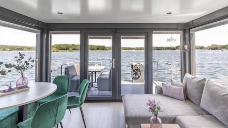 Woonkamer - Huren Houseboat Middelaar Woonkamer - Huren Houseboat Middelaar
