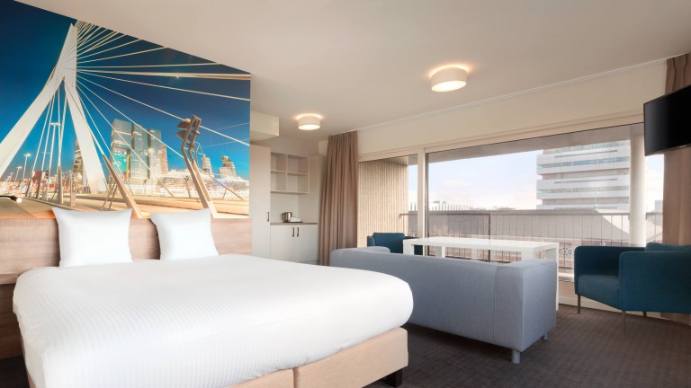 Suite met balkon - Rotterdam Teleport Hotel