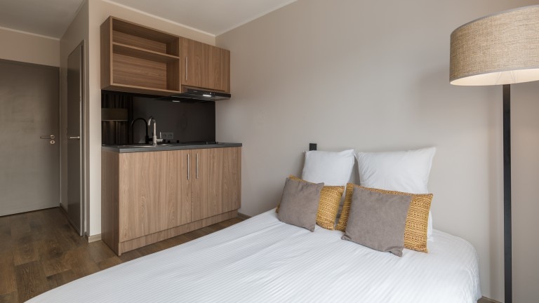 Studio 1 twin bed 1 sofabed - Leonardo Hotel Antwerpen