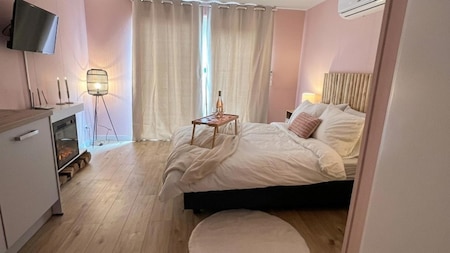 Woon-slaapkamer - Vakantiepark de Kremmer Woon-slaapkamer - Vakantiepark de Kremmer