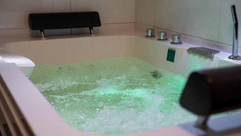 Studio met bubbelbad - De Kasteelboerderij