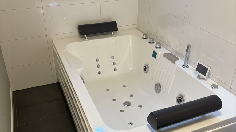 Studio met bubbelbad - De Kasteelboerderij