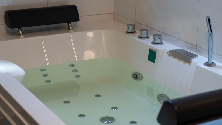 Studio met bubbelbad - De Kasteelboerderij