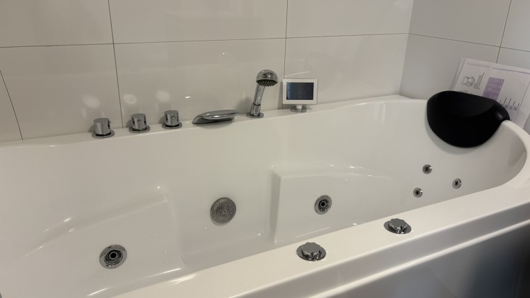 Studio met bubbelbad - De Kasteelboerderij