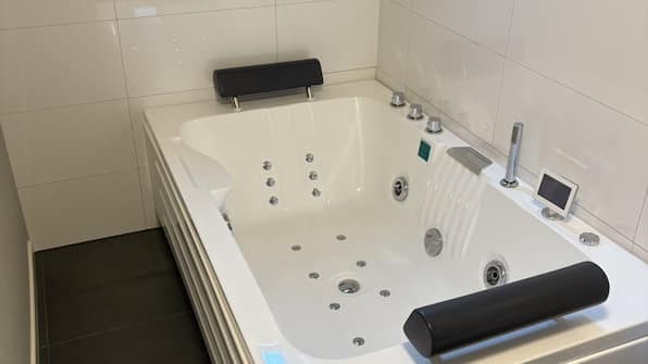 Studio met bubbelbad - De Kasteelboerderij
