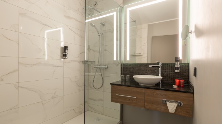 Junior suite 1 twin bed - Leonardo Hotel Antwerpen
