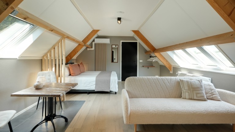 Studio eerste verdieping - De Kasteelboerderij