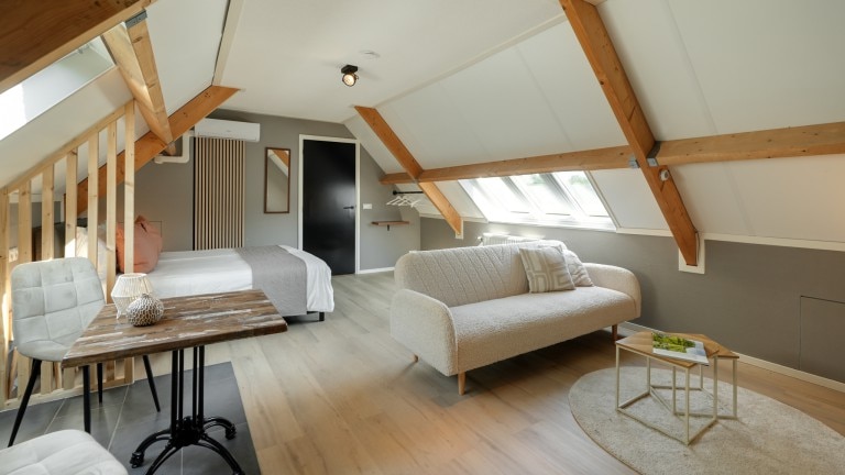 Studio eerste verdieping - De Kasteelboerderij
