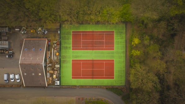 Tennisbaan - Summio Waterpark De Bloemert