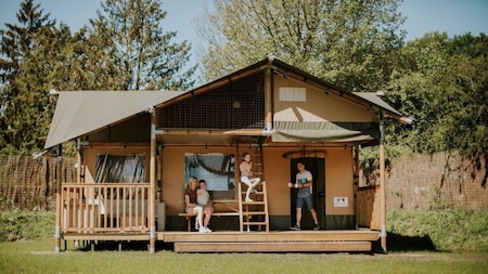 Buitenaanzicht - Vakantiehoeve Si-Es-An Buitenaanzicht - Vakantiehoeve Si-Es-An