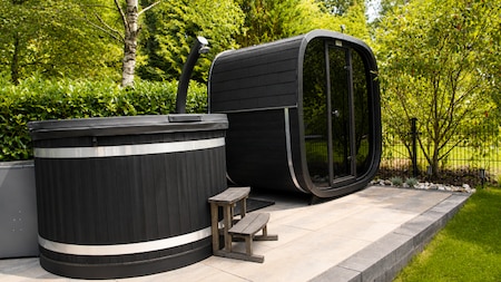Hottub en sauna - Vakantiepark De Rimboe Hottub en sauna - Vakantiepark De Rimboe