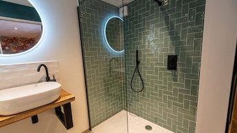 Junior suite badkamer - HCR 't Raedhus