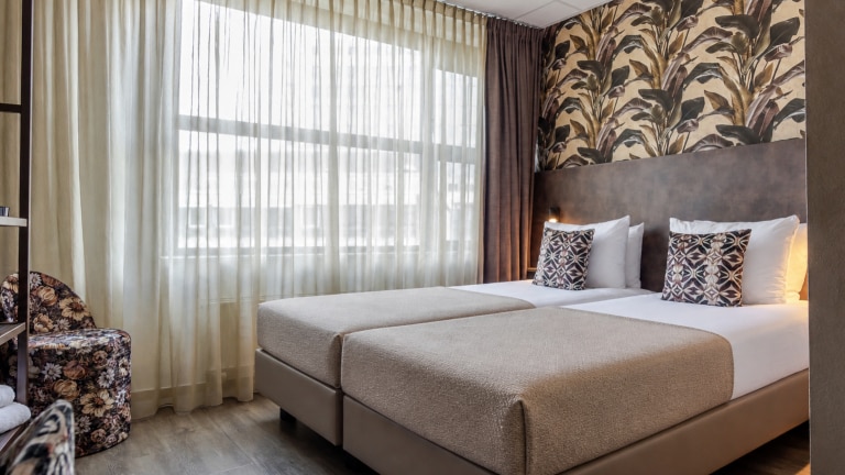 Plant leaf twin room - Hotel Wander