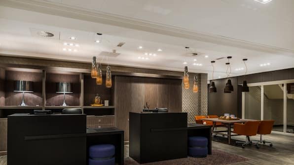 Empfang - Bilderberg Hotel die Keizerskroon Empfang - Bilderberg Hotel die Keizerskroon