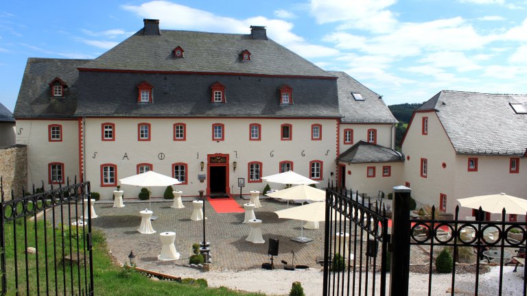 Burghaus en Villa Kronenburg