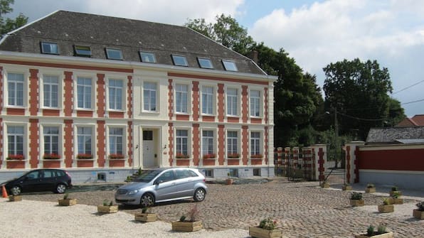Chateau De Moulin le Comte