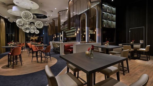 SIXX Skybar - Van der Valk Hotel Tiel