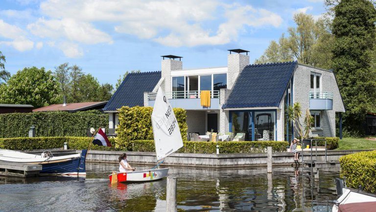 Schwimmteich - Rien van den Broeke Village