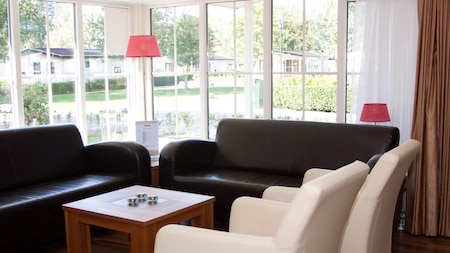 Wohnzimmer - EuroParcs Molengroet