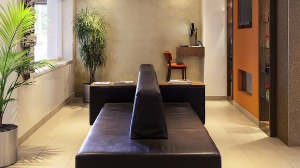 Lobby - Mercure Hotel Groningen Martiniplaza Lobby - Mercure Hotel Groningen Martiniplaza