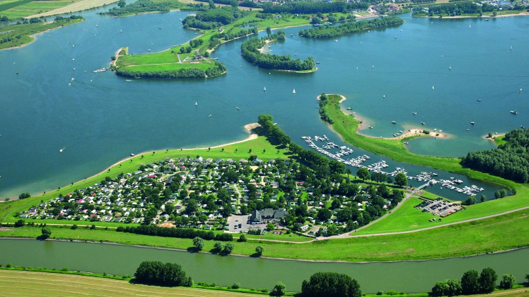 Luchtfoto - Recreatiepark de Veerstal