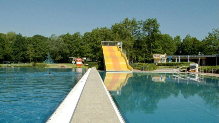 Zwembad omgeving - Vakantiepark Grafschaft Bentheim